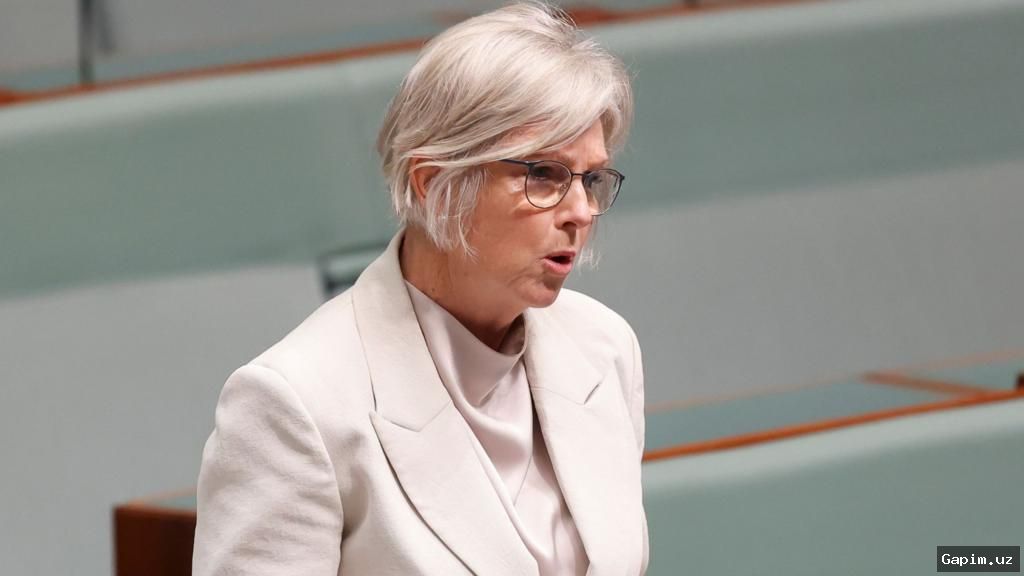 🇦🇺⚖️ Avstraliyalik mustaqil qonunchi mashina urib yuborishi oqibatida ikki oyogidan ayrildi