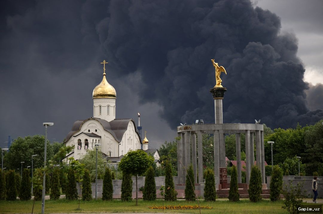 🛢️🗳️ Moscow Oil Refinery Hit in Massive Drone Attack as Russia Votes