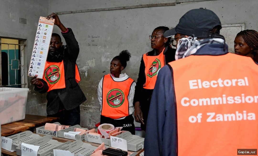 🔍🇿🇲 Zambiya saylovi: Xichilema yetakchilik qilmoqda, muxolifat armiya hujumini da'vo qilmoqda
