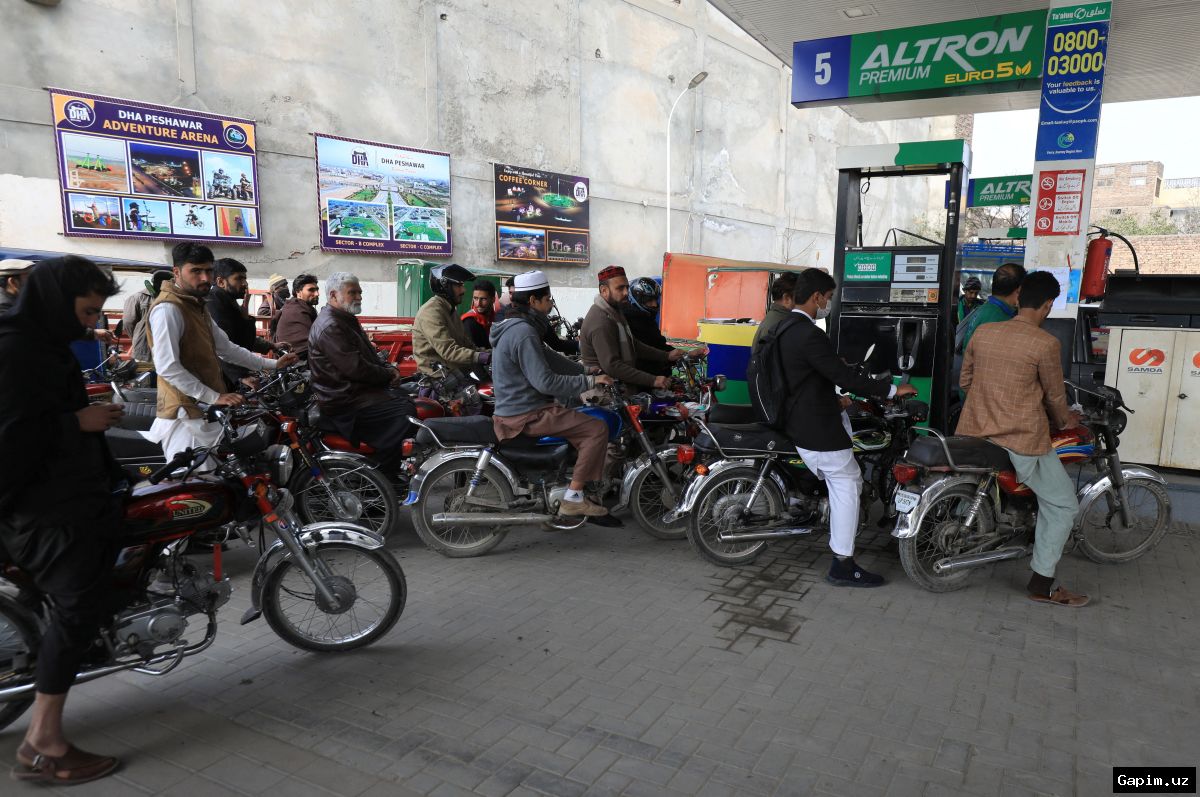 ⛽️📉 Топливный кризис в Пакистане: угроза экономике и правительству Шарифа