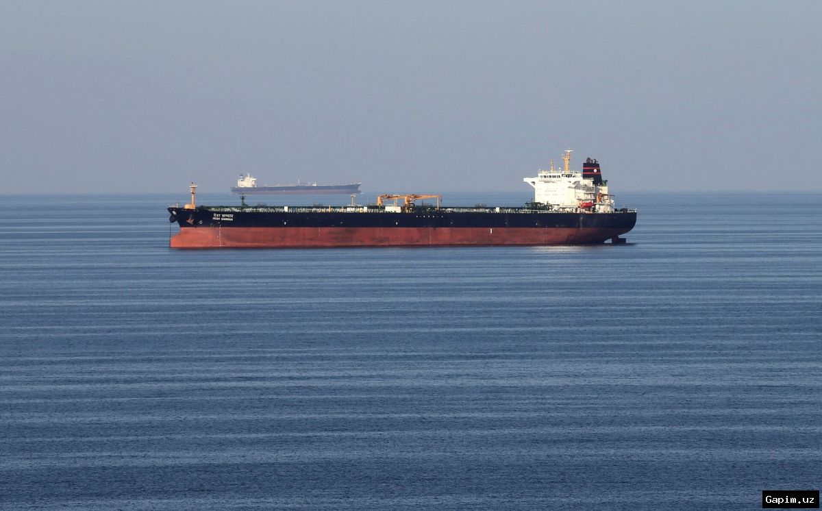 🌍🛢️ Middle East conflict widens as oil tankers turn back in Red Sea after Houthi blockade