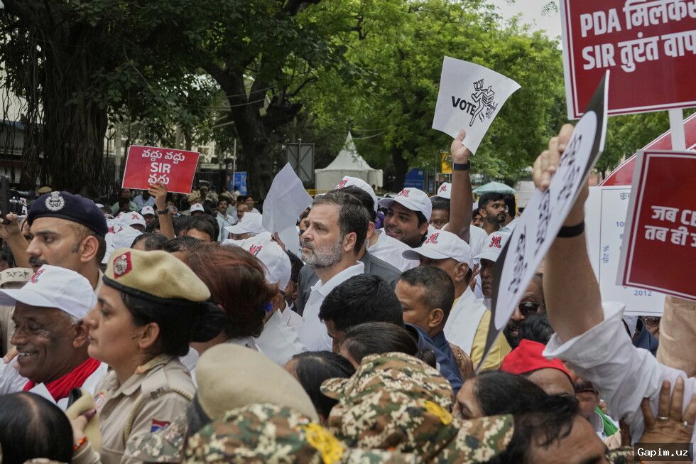 🗳️🇮🇳 Hindistonda muxolifat saylovchilar ro‘yxati tahririga qarshi chiqdi