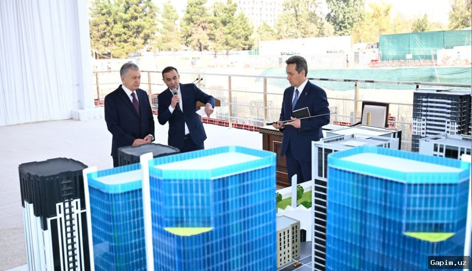 🏛️💸 Prezident Mirziyoyev Toshkentda Xalqaro Moliya Markazi, Raqamli Texnologiyalar Markazi va Islom Moliya Tizimini Joriy Etish Bo‘yicha Taqdimotni Ko‘rib Chiqdi