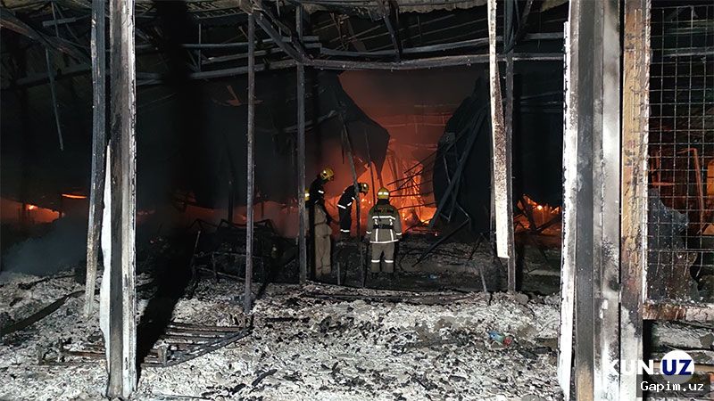 🔥🚒 В Намангане произошел крупный пожар на рынке стройматериалов