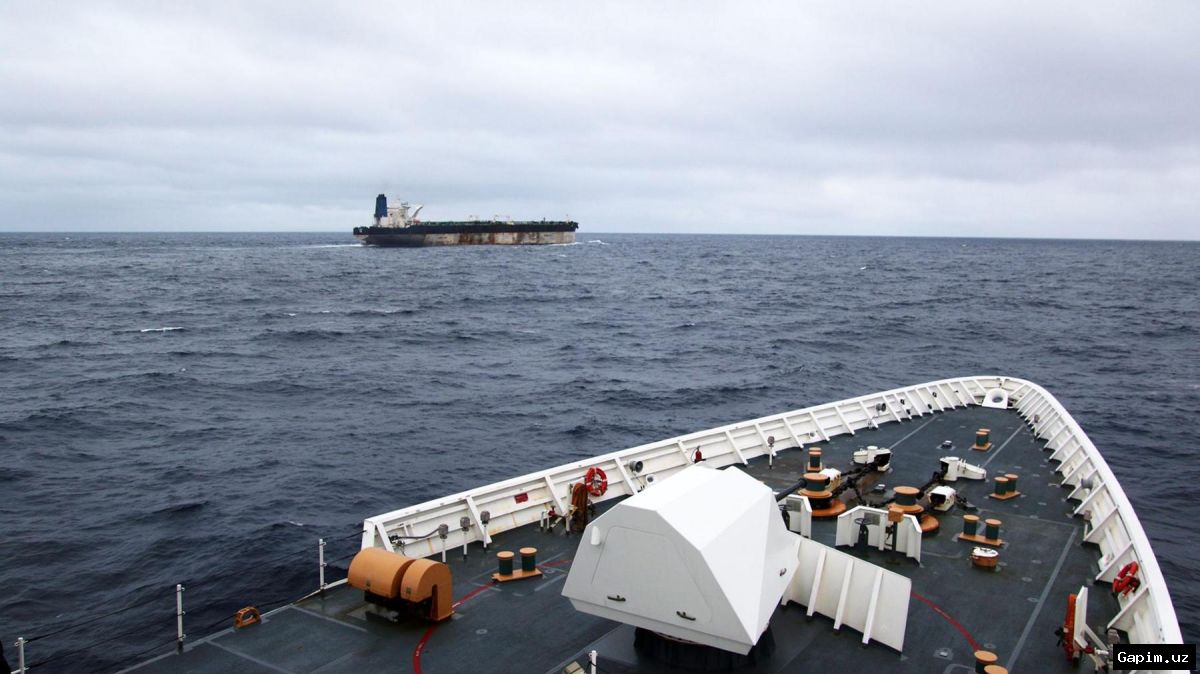 🇬🇧🚢 UK forces seize Russian shadow fleet oil tanker in English Channel