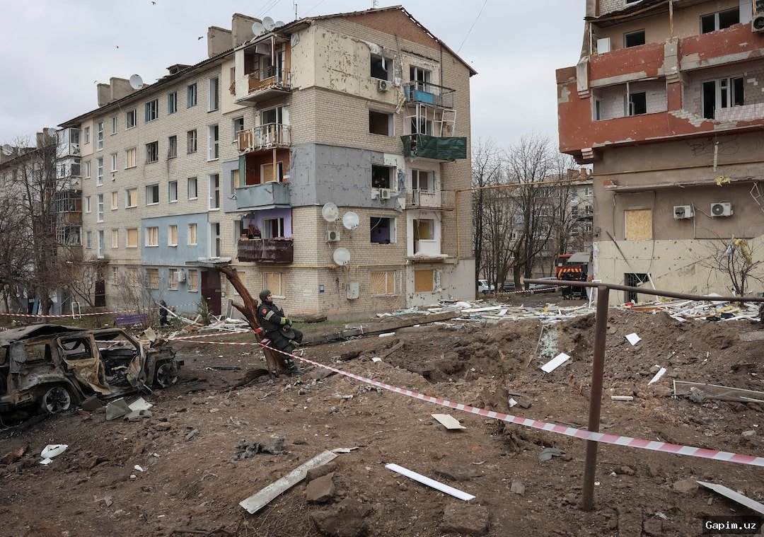 💥😢 Russian Missile Strike Hits Kharkiv Apartment Block, Killing at Least 10 Including Two Children