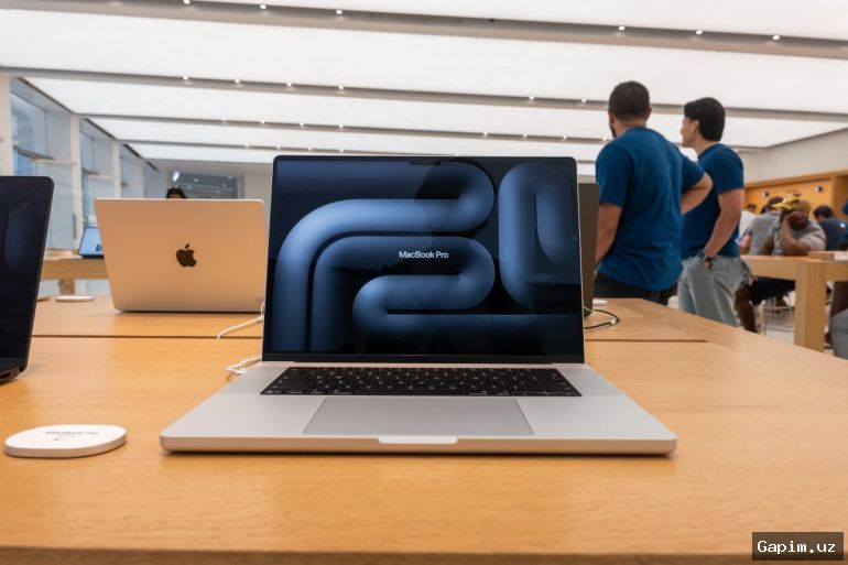 🍎💰 Apple and Microsoft hike prices on top products as AI boom drives up memory chip costs