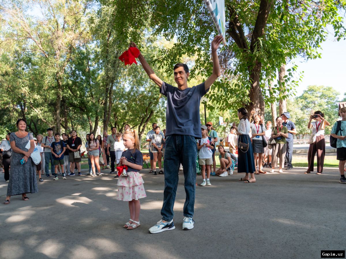 🎒📚 New Academic Year Begins in Uzbekistan: Over 6.7 Million Students Return to School