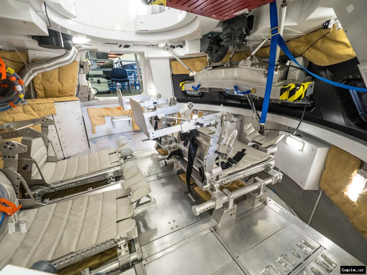 🌌🚀 NASA Releases First Images from Inside Artemis II Orion Spacecraft: Earth as Seen from Deep Space