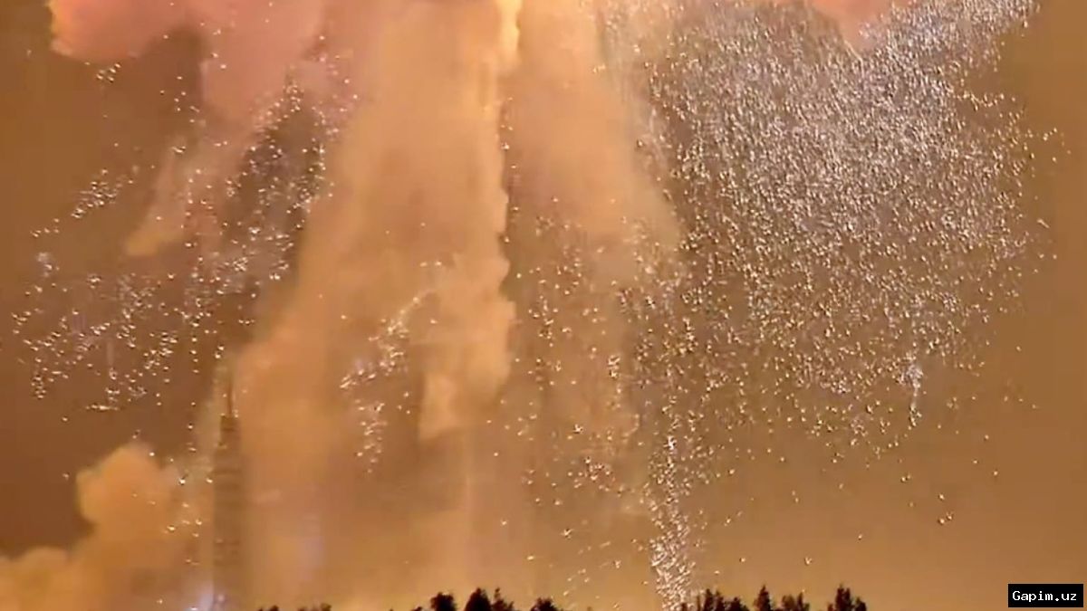 🚀💥 Blue Origin's New Glenn Rocket Explodes During Static Fire Test: Bezos Calls It a 'Very Tough Day'
