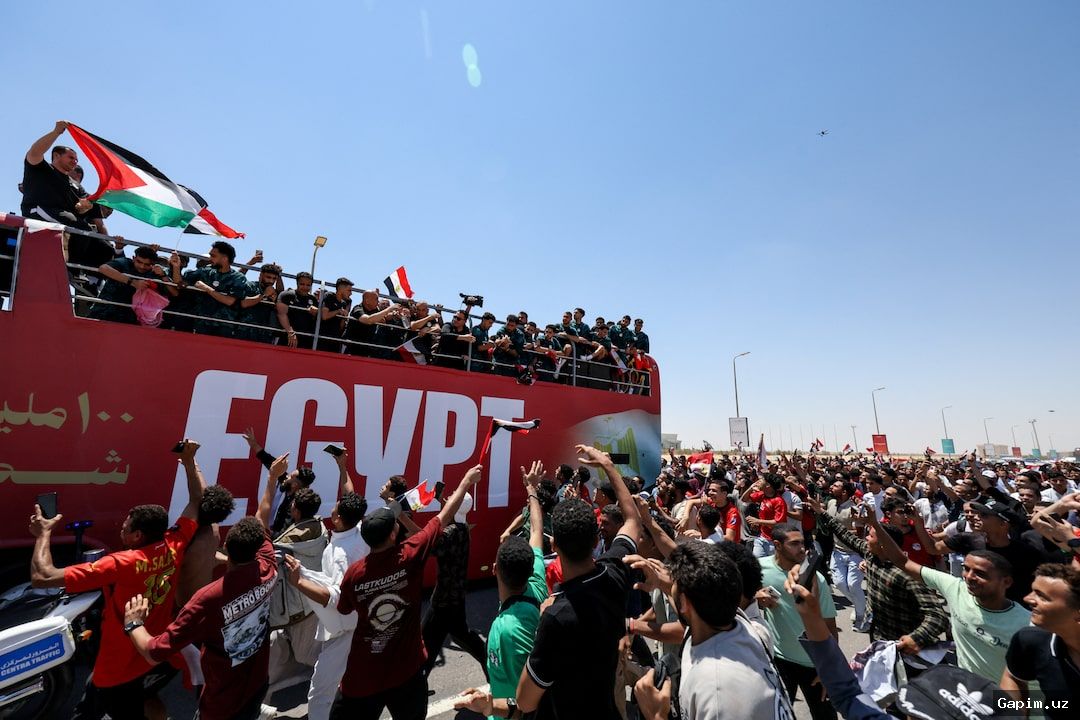 🏆🇪🇬 Сборная Египта по футболу встречена ликующими болельщиками на родине