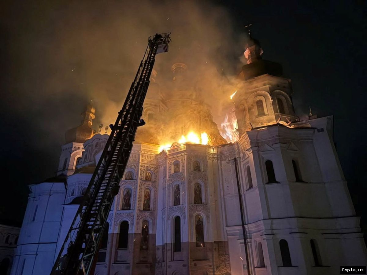 💥🔥 Russia Launches Massive Air Raid on Ukraine: Historic Cathedral Burns in Kyiv, 4 Killed