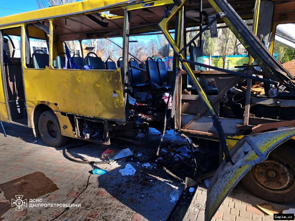 🚌💥 Russian drone strike on bus in southern Ukraine kills five, injures seven