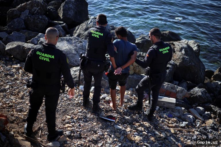 🚨⚓️ Spain dismantles major migrant smuggling network in Mediterranean