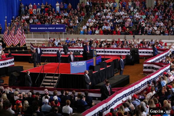 📉🇺🇸 Support for Donald Trump among white evangelicals declines ahead of US midterms