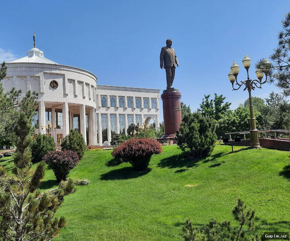 🌳🏞 Toshkentda Islom Karimov majmuasi atrofidagi 37 gektar hudud ochiq jamoat bog‘iga aylantirilmoqda