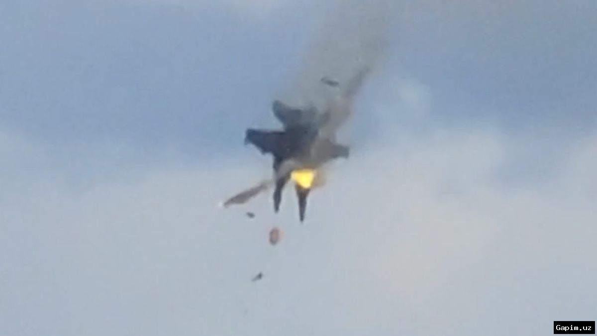 ✈️💥 Два американских истребителя столкнулись в воздухе на авиашоу в Айдахо
