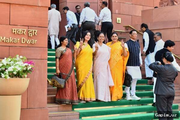 👩⚖️🇮🇳 В парламенте Индии обсуждают ключевые законопроекты о квоте для женщин и пересмотре избирательных границ