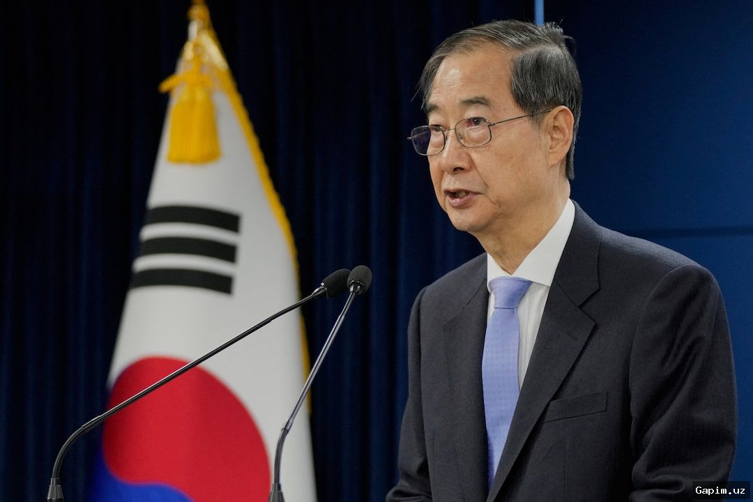 ⚖️🏛️ South Korean appeals court reduces former PM Han Duck-soo's sentence by 8 years