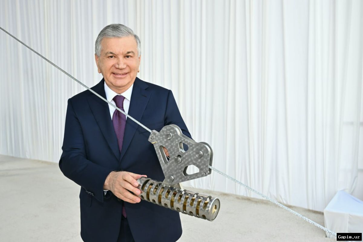 🌱☀️ President Mirziyoyev visits agrovoltaic complex in Fergana region