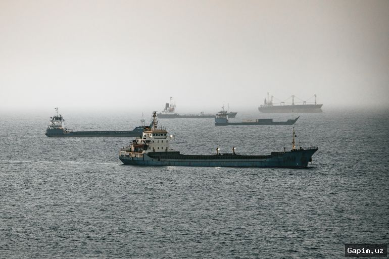 ⚡️🚢 Seven Tankers Damaged in Hormuz Strait Amid Escalating War Claims