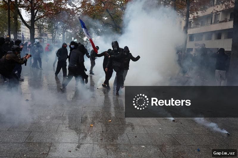 🇫🇷🚨 В Париже и Лионе протесты из-за роста стоимости жизни переросли в столкновения с полицией
