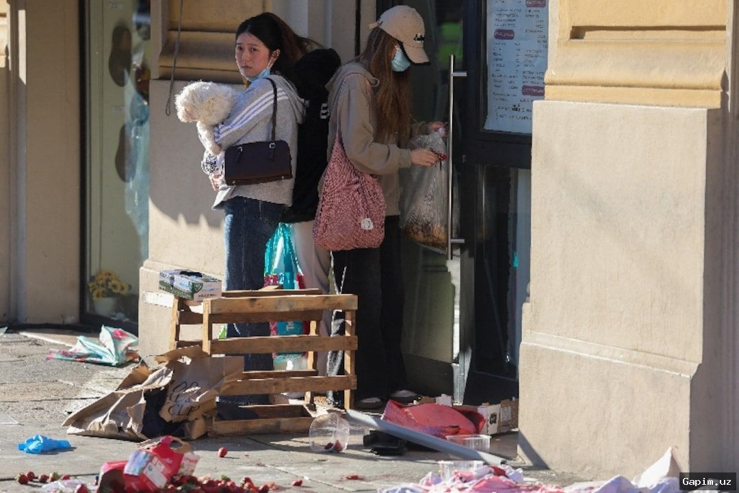 🚗🔪 Car plows into crowd in Modena, Italy, injuring at least 8