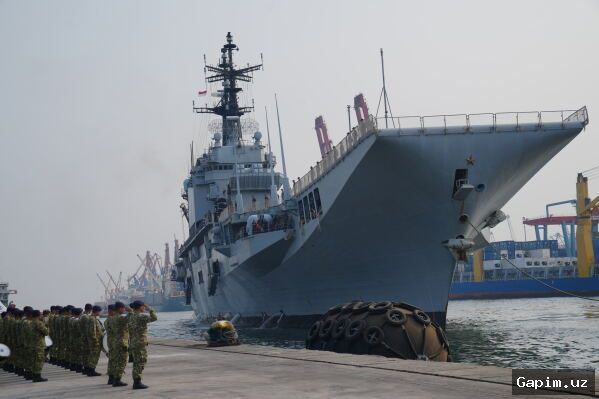 🚢🌊 Индонезия получила первый авианосец, но расходы и военные цели вызывают опасения
