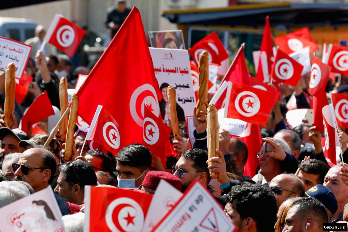 🇹🇳📢 Tunisda minglab fuqarolar norozilik namoyishiga chiqdi