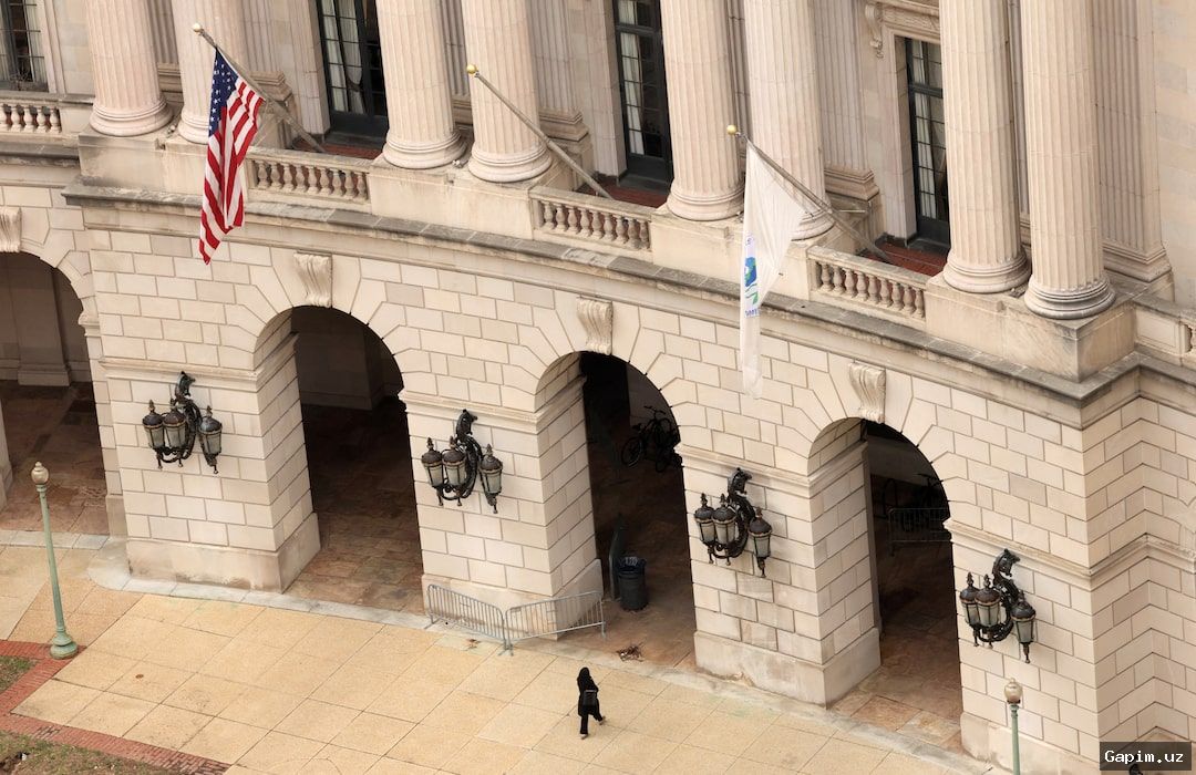 ⚖️🏛️ US Appeals Court Rules Trump Administration Likely Broke Law in Bid to Cancel Clean Energy Program