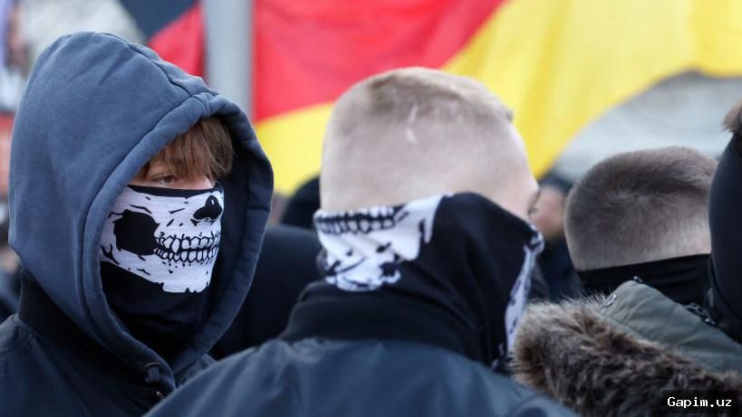 🇩🇪⚖️ Неонацистка переведена в мужскую тюрьму в Германии, несмотря на юридическую регистрацию в качестве женщины