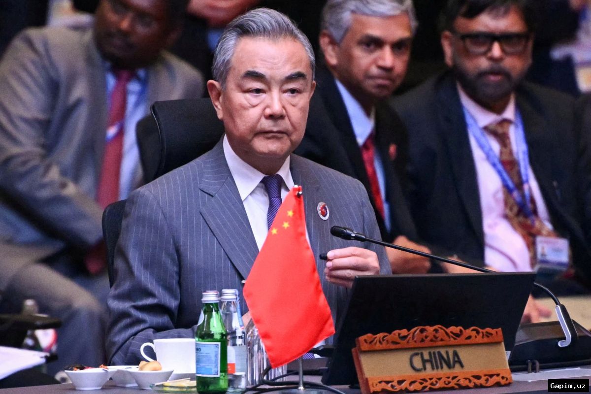 🌏🤝 Визит главы МИД Китая Ван И в Юго-Восточную Азию: Пекин позиционирует себя как надежный региональный партнер