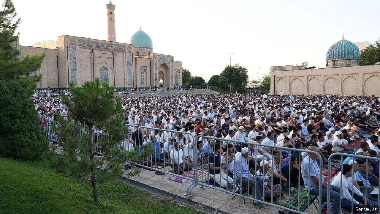 🕌🌅 Andijonda Ramazon hayiti: Namoz, an'analar va shahar hayotining o'ziga xos ritmi