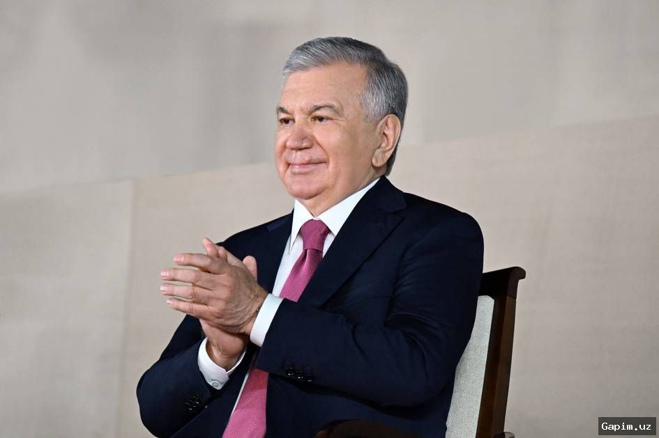 🎓📚 Президент Шавкат Мирзиёев поздравил с Днём знаний: 800 тысяч детей пойдут в первый класс