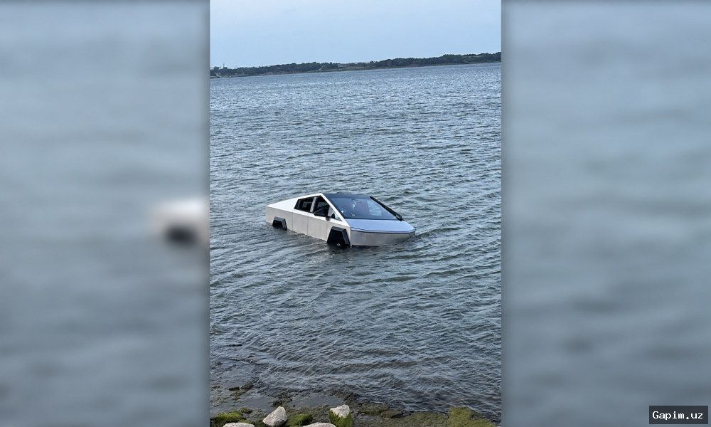 🚗🌊 Man arrested for intentionally driving Tesla Cybertruck into Texas lake to test 'Wade Mode'