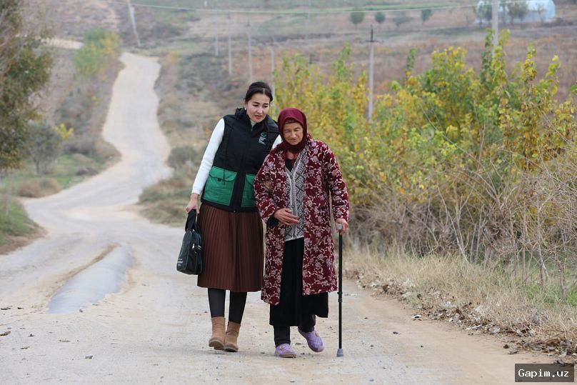 🔑🍲 Elderly Woman Locked in Apartment? Social Worker or Jailer? Tashkent Scandal Unfolds