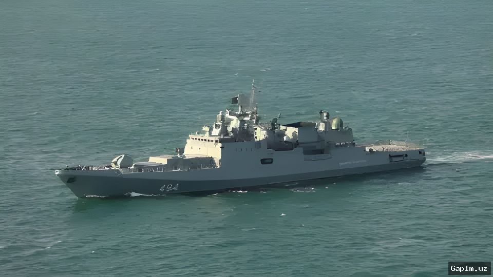 ⚓️🔫 Rossiya harbiy kemasi Britaniya yaxtasiga ogohlantiruvchi o‘q uzdi