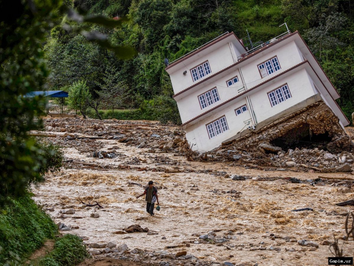 🌊⛈️ Разрушительное наводнение в Непале: число погибших достигло 939, 4 471 человек пропали без вести