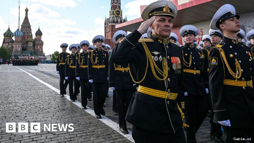 🏛️🎖️ Парад Победы в России впервые за 20 лет пройдет без военной техники