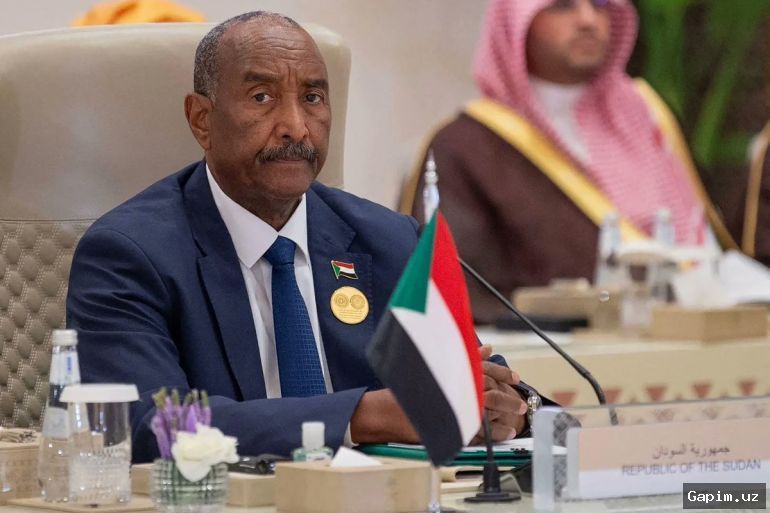 🏛️🕊️ Sudan's army chief pledges temporary immunity for dialogue participants