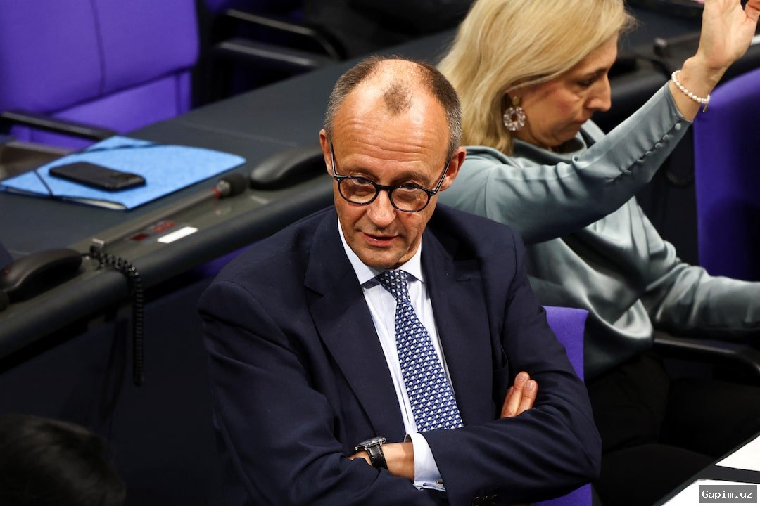 🗳️🚨 Election Turmoil in Germany: Student Investigated for Defaming Chancellor Merz as Campaigns Close