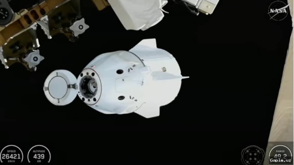 🚀🛰️ ISS Crew Takes Shelter in Dragon Spacecraft as Air Leak Worsens
