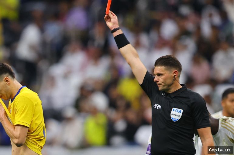 ⚽️🚫 Судью VAR на ЧМ-2023 требуют отстранить за жест, похожий на символ превосходства белых