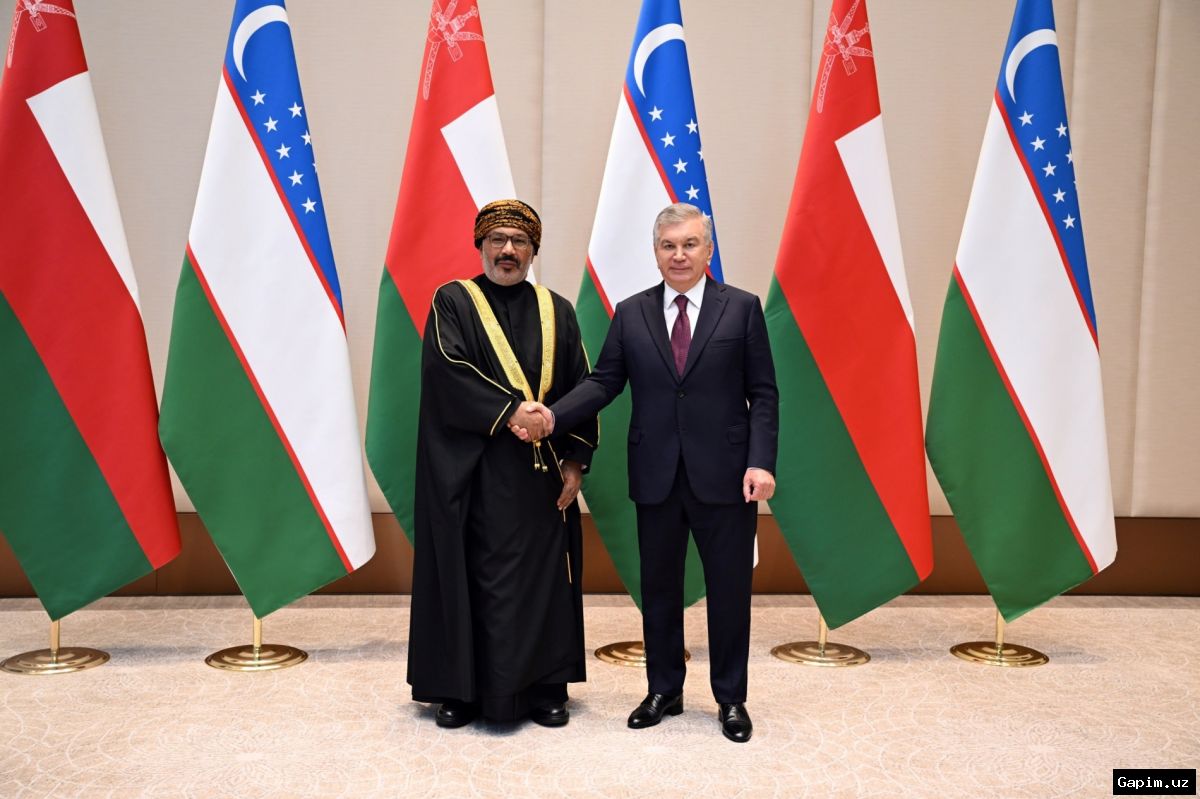 🤝🇴🇲 President Mirziyoyev Receives Omani Delegation Led by Economy Minister