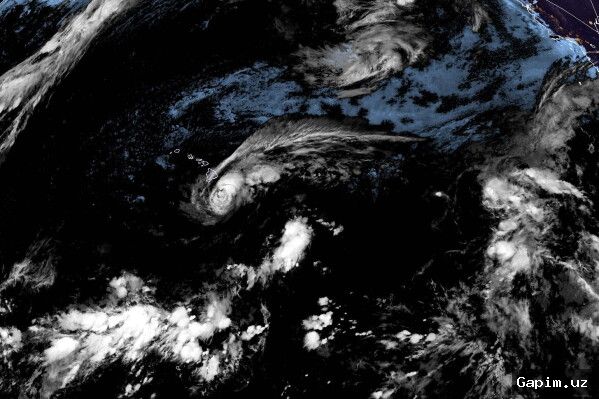 🌧️🌀 Tropical Storm Lala bears down on Hawaii
