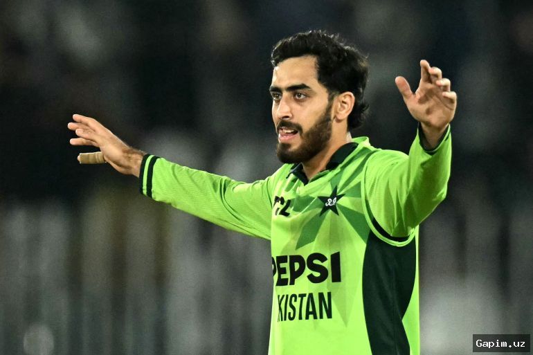 🏏🌟 Rising Star of Pakistan Cricket: 21-Year-Old Arafat Minhas Stuns on the International Stage
