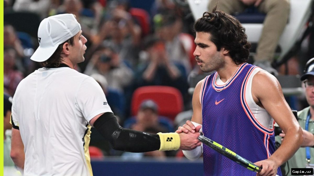 🎾⚡️ Сенсация в Шанхае: Алькарас сенсационно вылетел, а Зверев досрочно стал первой ракеткой мира