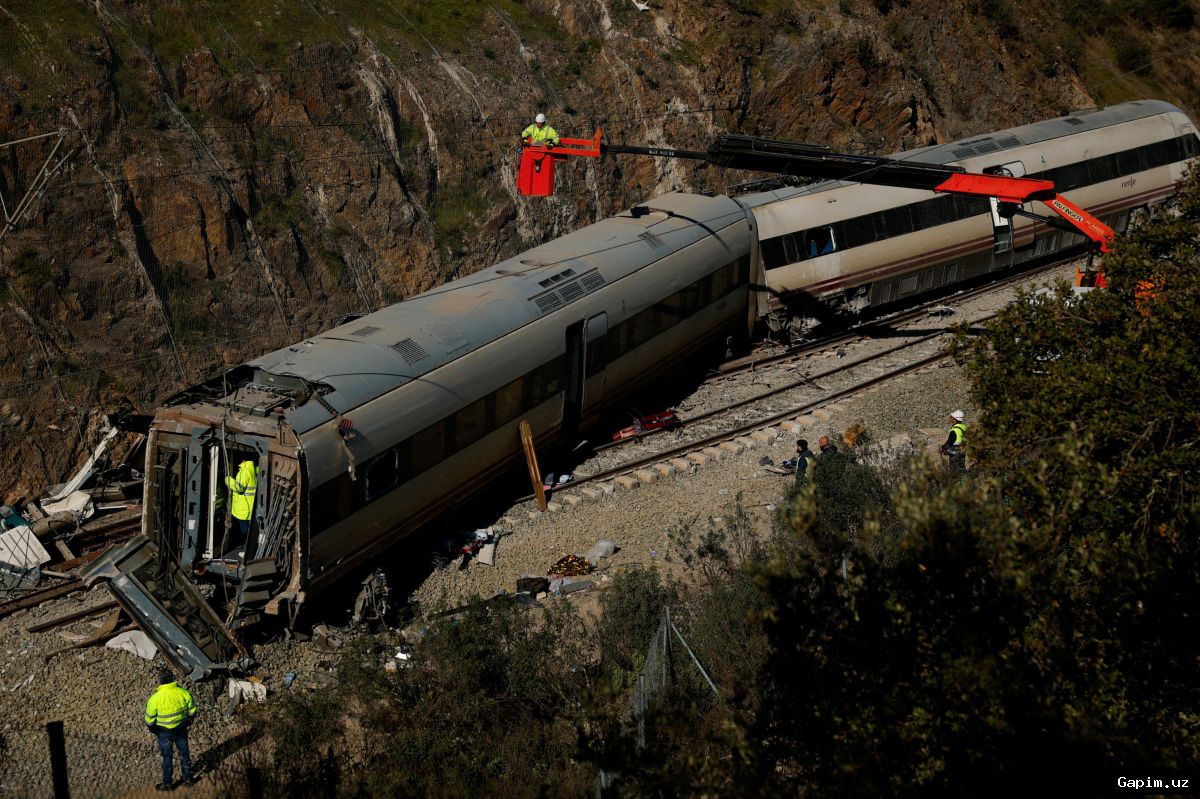 🚆🇪🇸 Two Trains Collide in Central Spain: Casualties Reported Amid Infrastructure Scrutiny