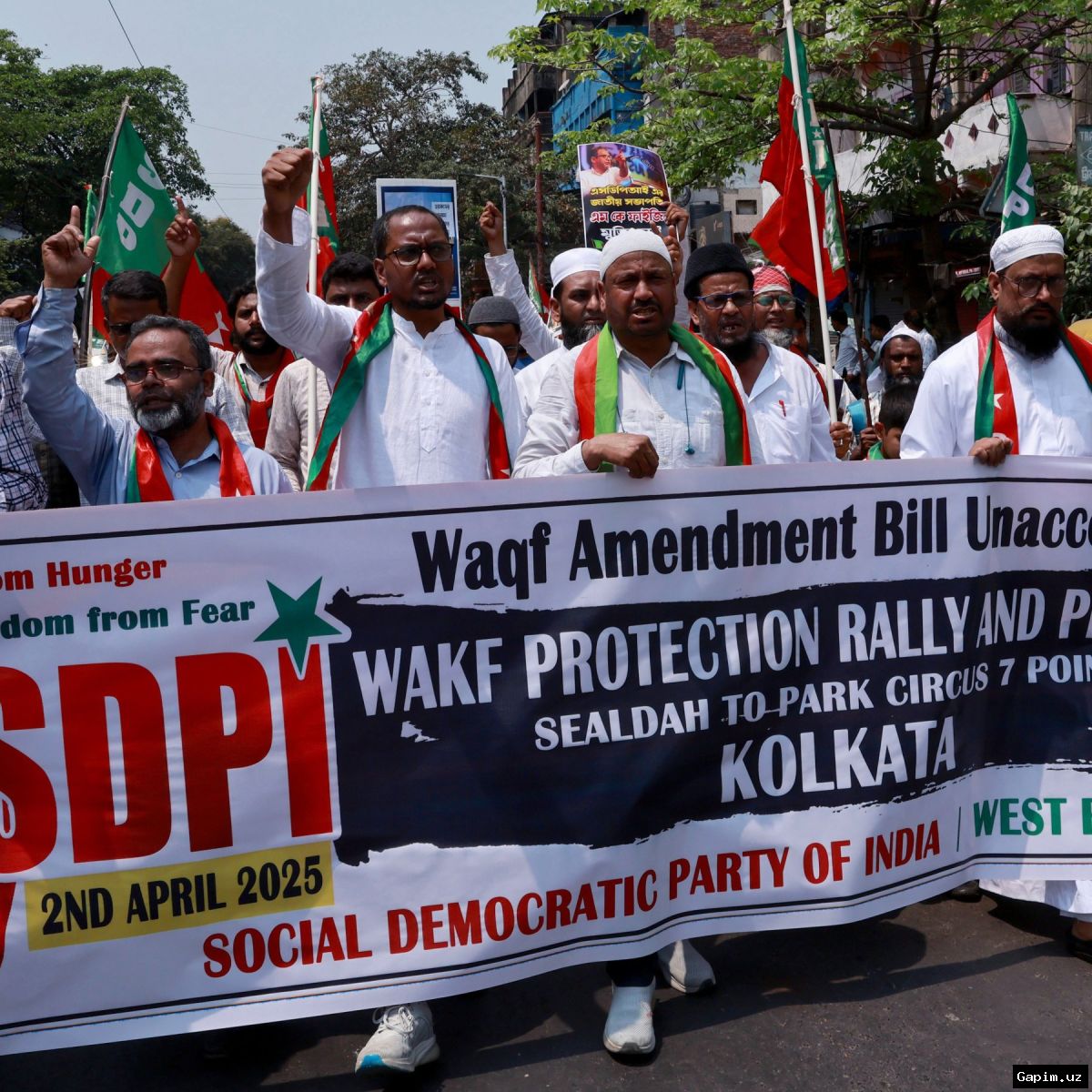 🗳️⚖️ Hindistonning G‘arbiy Bengaliya shtatida saylov oldidan janjal va yangiliklar