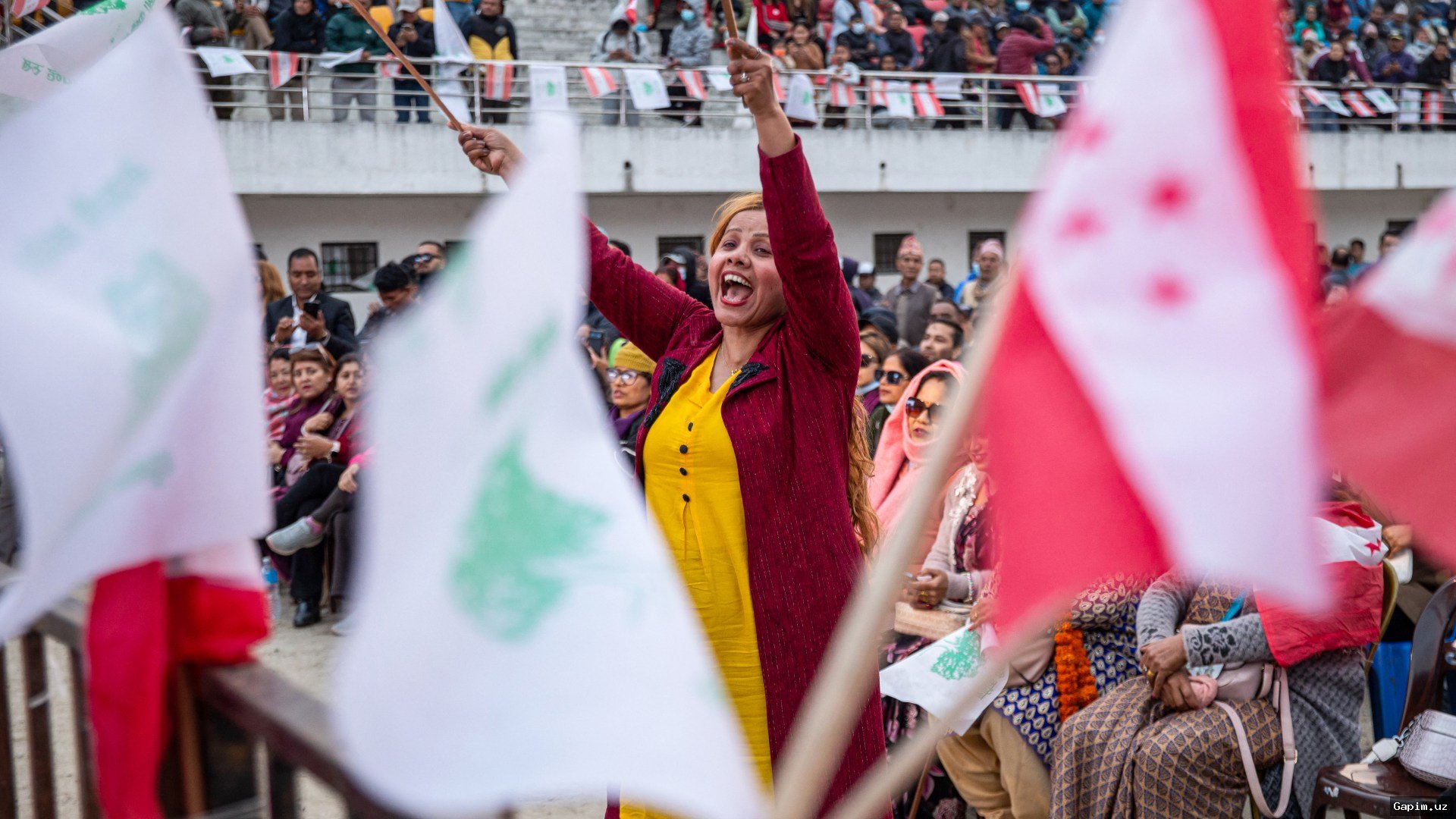 🗳️🏔️ Nepal muhim parlament saylovi uchun saylov markazlarini tashkil qilmoqda